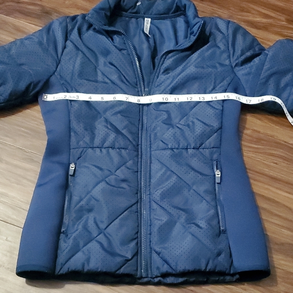 Fabletics Navy Full Zip Puffer Jacket With Zip Out Hood - Picture 5 of 12